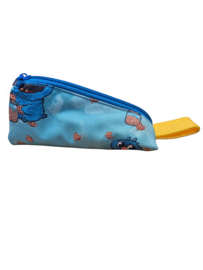 gourmetpfoten.de kleine blaue Leckerlitasche aus Textil mit Keks-Monster-Motiv, Reißverschluss und gelber Schlaufe