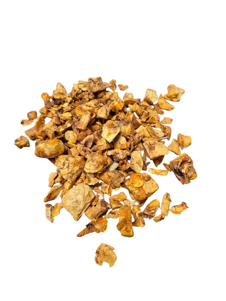 gourmetpfoten.de getrocknete Ingwerstücke als naturbelassener Snack für Hunde auf weißem Hintergrund