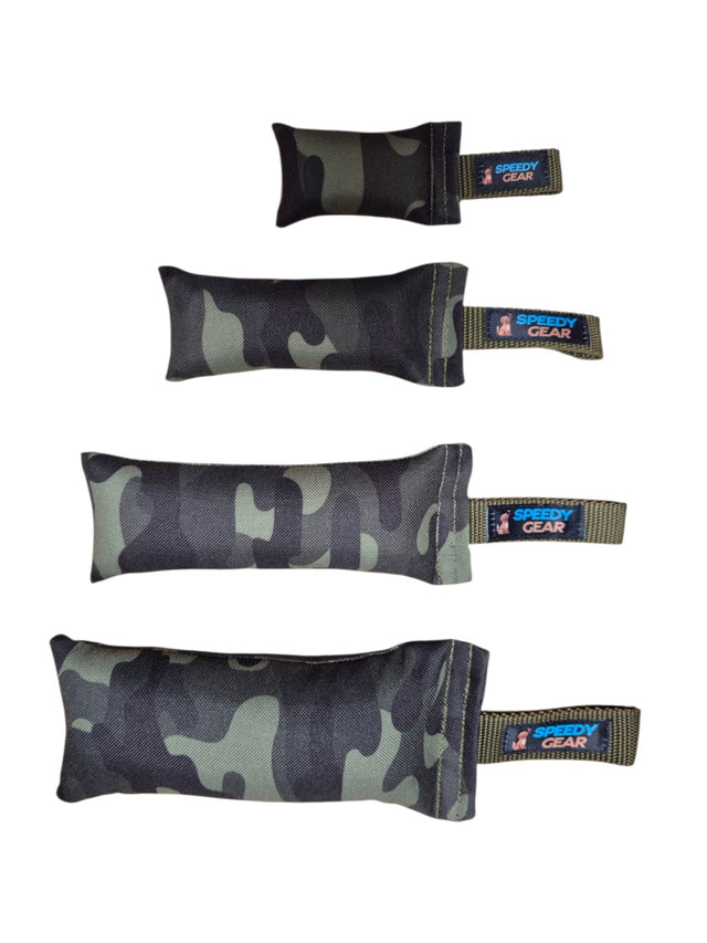 gourmetpfoten.de SPEEDY GEAR Beißwurst Spielzeug in vier verschiedenen Größen mit robustem Camouflage-Muster