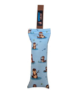 gourmetpfoten.de Speedy Gear Dummy Otter in Hellblau mit Fischotter-Muster und praktischer Wurfschlaufe für Hunde