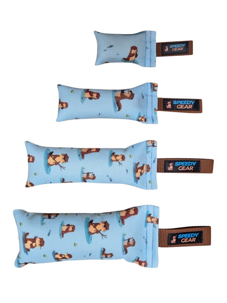 gourmetpfoten.de Speedy Gear Dummy Otter in vier Größen mit blauem Otter-Muster und robuster Wurfschlaufe