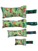 gourmetpfoten.de SPEEDY GEAR Hundespielzeug in Grün mit weihnachtlichem Tiermotiv und praktischer Trageschlaufe
