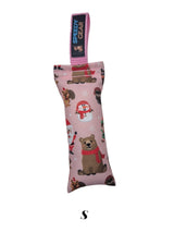 gourmetpfoten.de SPEEDY GEAR Zerrspielzeug für Hunde in Rosa mit weihnachtlichem Muster und praktischer Handschlaufe