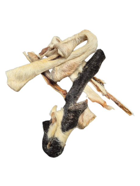 gourmetpfoten.de Ziegenhaut-Streifen mit Fell als naturbelassener Kausnack für Hunde zur Zahnreinigung